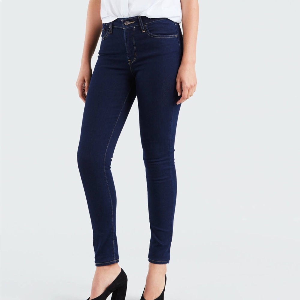 NWOT Women’s Levi 721 High Rose Skinny.